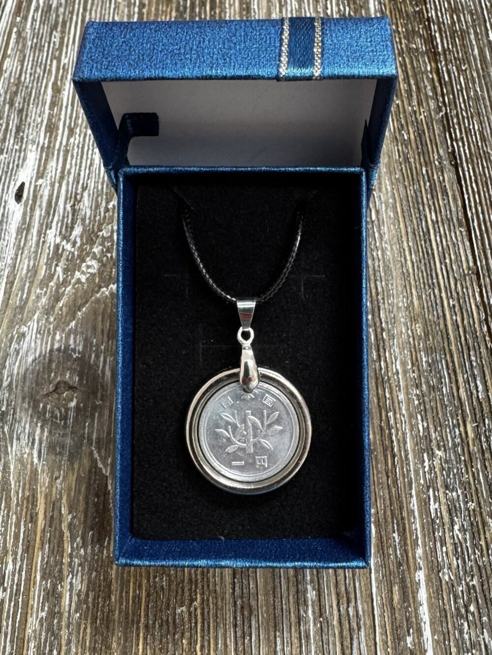 Handcrafted Vintage 1991 Japanese 1 Yen Coin Pendant